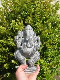 Ganesh & the buxus Ganesh & the buxus